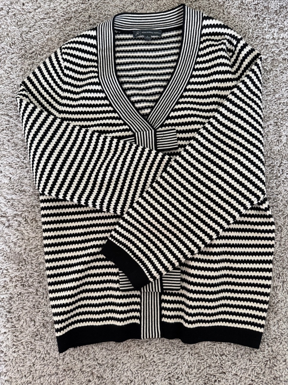 Adrianna Papell Black & White Striped V-Neck 3/4 sleeve length Sweater - Size Sm
